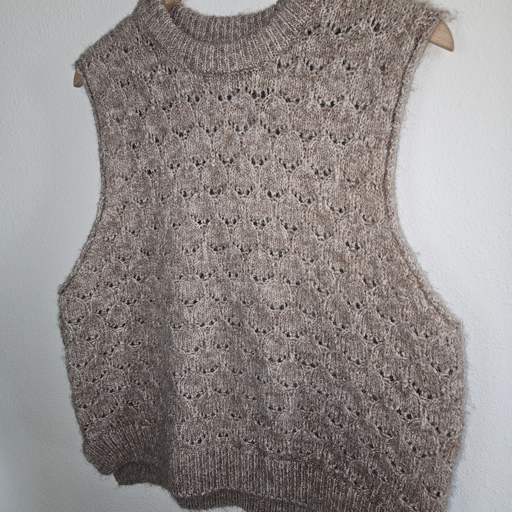 Universal Thread Tan Knit Sweater Vest
